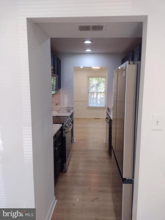 Image 11 of property listing at 9045 CONTINENTAL, Hyattsville, MD 20785