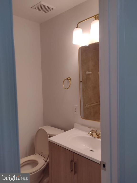 Image 34 of property listing at 9045 CONTINENTAL, Hyattsville, MD 20785