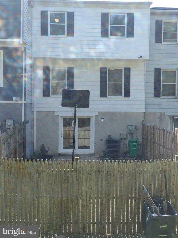 Image 4 of property listing at 9045 CONTINENTAL, Hyattsville, MD 20785