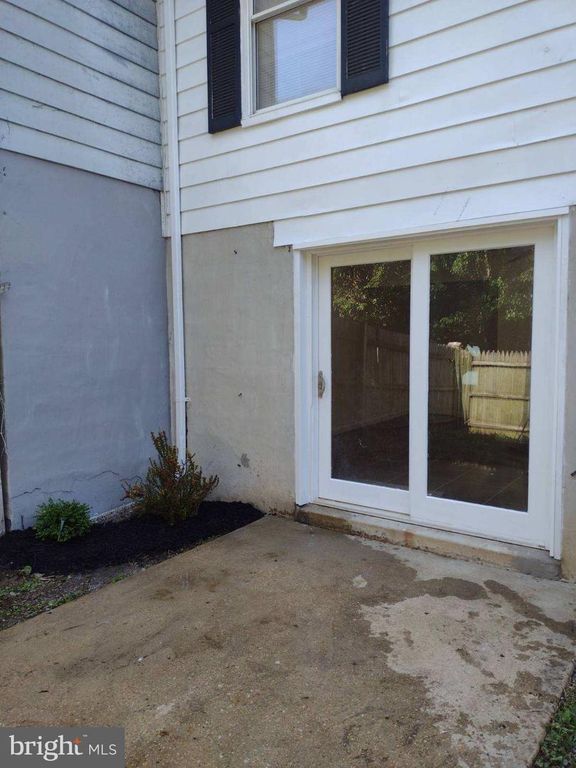 Image 5 of property listing at 9045 CONTINENTAL, Hyattsville, MD 20785