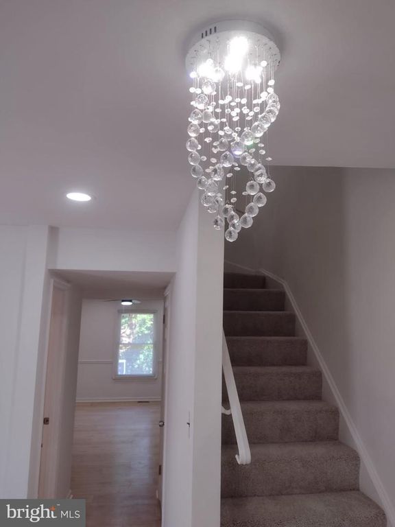 Image 8 of property listing at 9045 CONTINENTAL, Hyattsville, MD 20785