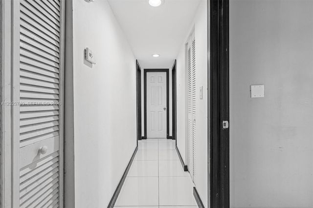 15430 SW 82nd Lane 622, Miami, FL 33193