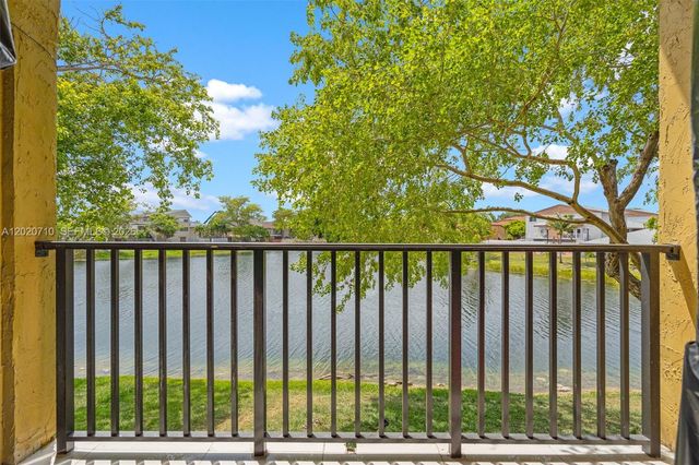 15430 SW 82nd Lane 622, Miami, FL 33193