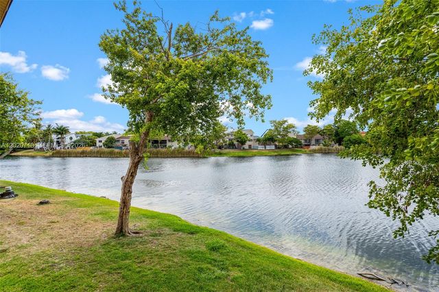 15430 SW 82nd Lane 622, Miami, FL 33193