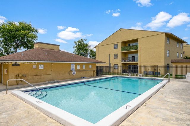 15430 SW 82nd Lane 622, Miami, FL 33193