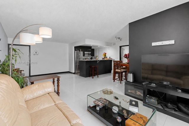 15430 SW 82nd Lane 622, Miami, FL 33193