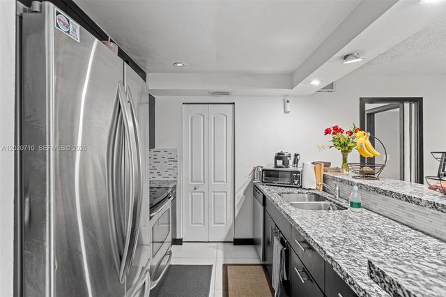 15430 SW 82nd Lane 622, Miami, FL 33193