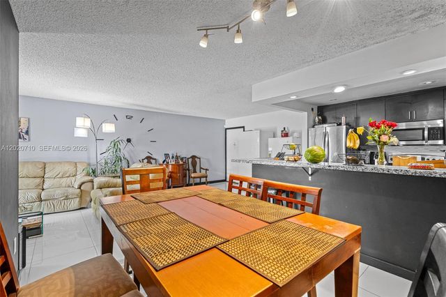 15430 SW 82nd Lane 622, Miami, FL 33193