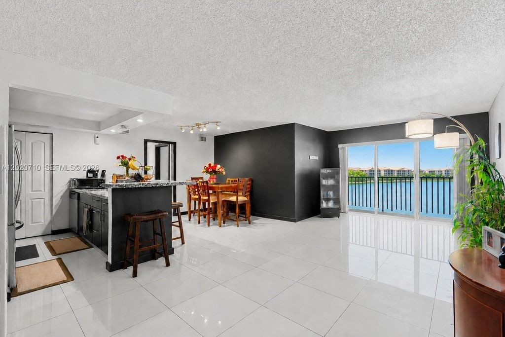 15430 SW 82nd Lane 622, Miami, FL 33193