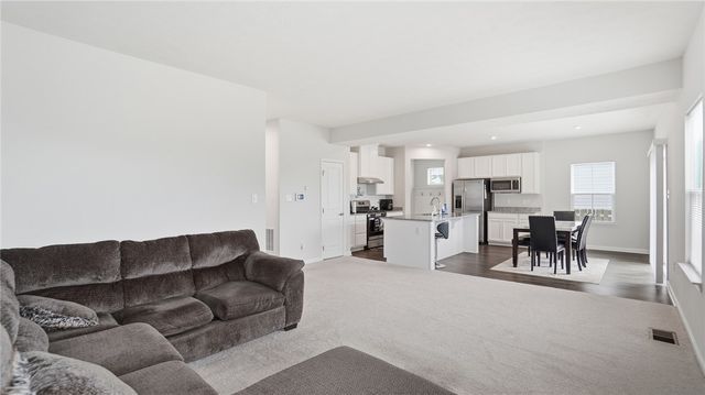 320 Chevington, Tipp City, OH 45371