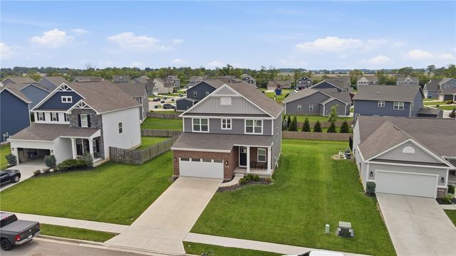 320 Chevington, Tipp City, OH 45371