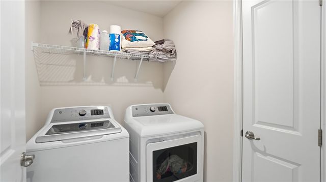 320 Chevington, Tipp City, OH 45371