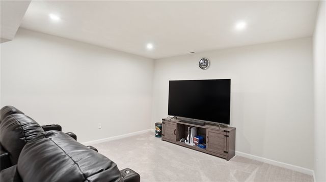 320 Chevington, Tipp City, OH 45371