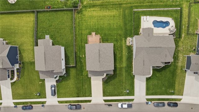 320 Chevington, Tipp City, OH 45371
