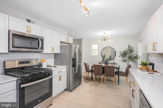 7512 HARPERS DR, Fort Washington, MD 20744