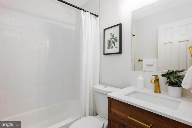 7512 HARPERS DR, Fort Washington, MD 20744