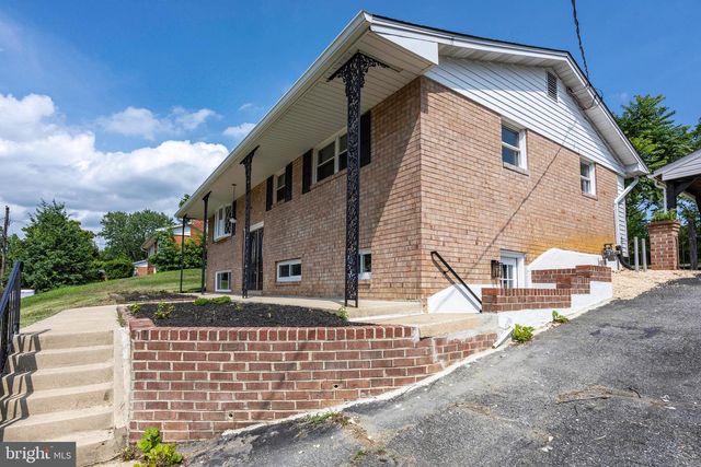 7512 HARPERS DR, Fort Washington, MD 20744