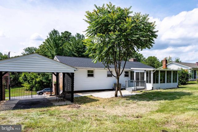 7512 HARPERS DR, Fort Washington, MD 20744