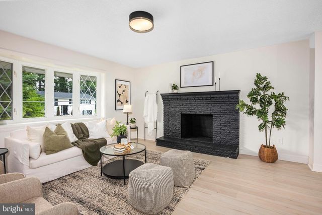 7512 HARPERS DR, Fort Washington, MD 20744