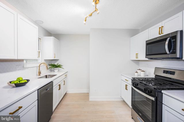 7512 HARPERS DR, Fort Washington, MD 20744