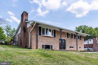 7512 HARPERS DR, Fort Washington, MD 20744