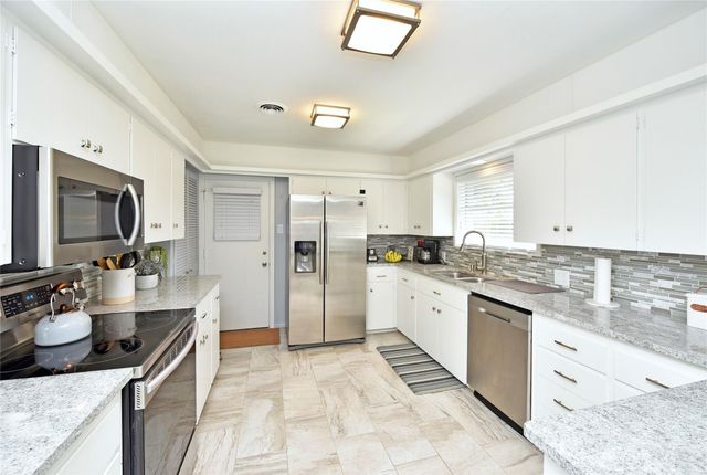 22118 Hufsmith Kohrville Road, Tomball, TX 77375