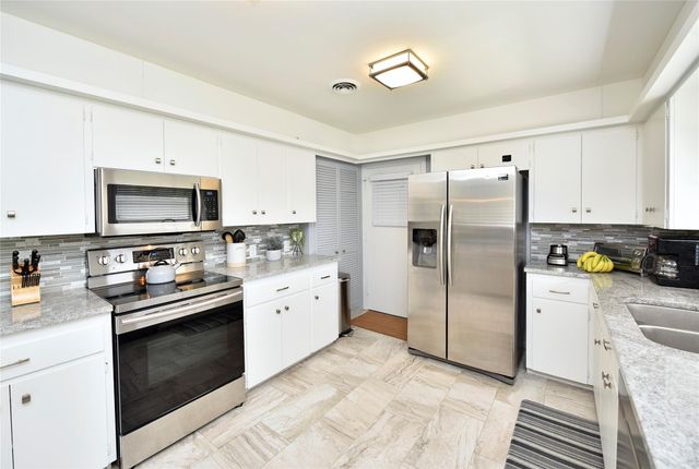 22118 Hufsmith Kohrville Road, Tomball, TX 77375