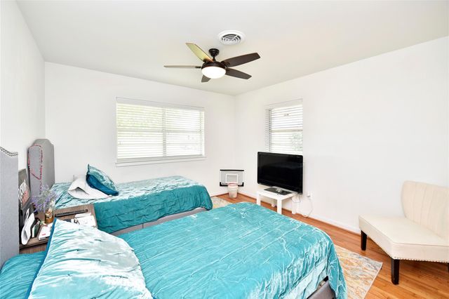 22118 Hufsmith Kohrville Road, Tomball, TX 77375