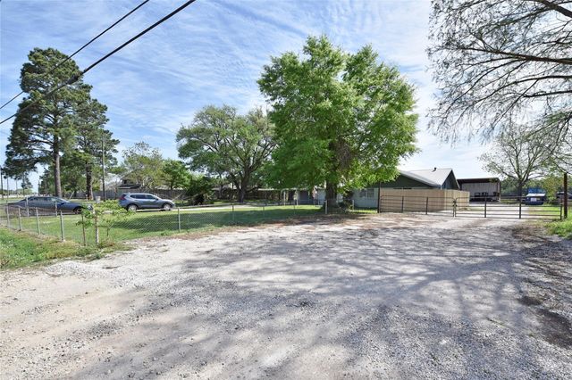 22118 Hufsmith Kohrville Road, Tomball, TX 77375