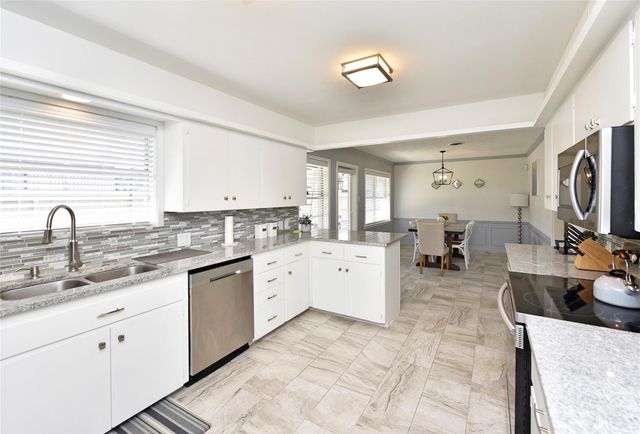 22118 Hufsmith Kohrville Road, Tomball, TX 77375