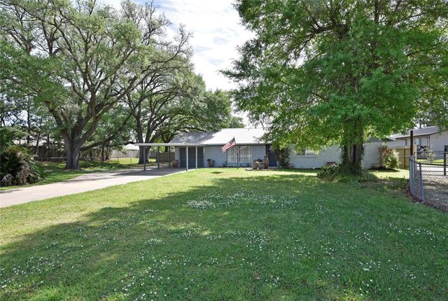22118 Hufsmith Kohrville Road, Tomball, TX 77375