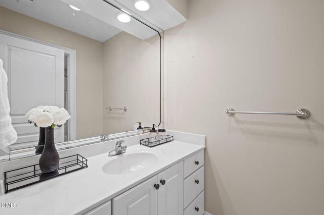 825 Oxbow Crossing Road, Chapel Hill, NC 27516