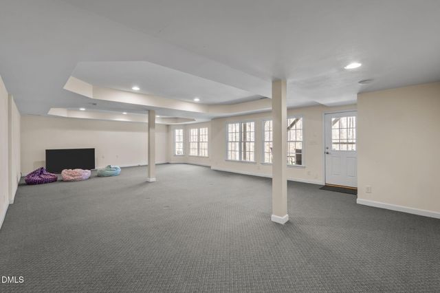 825 Oxbow Crossing Road, Chapel Hill, NC 27516