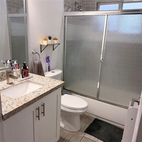 3140 NW 60th St, Miami, FL 33142