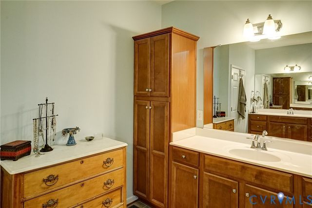 5002 Lewisetta Dr, Glen Allen, VA 23060