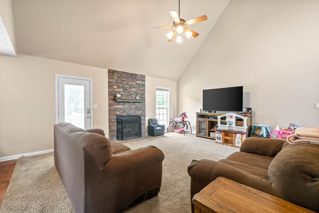 4413 Taylor Hall Ln, Adams, TN 37010