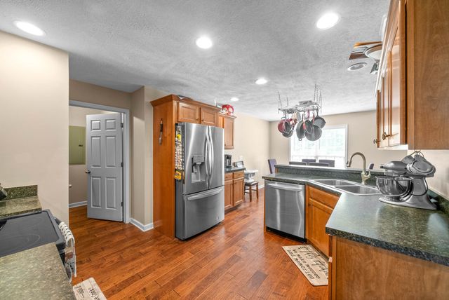 4413 Taylor Hall Ln, Adams, TN 37010