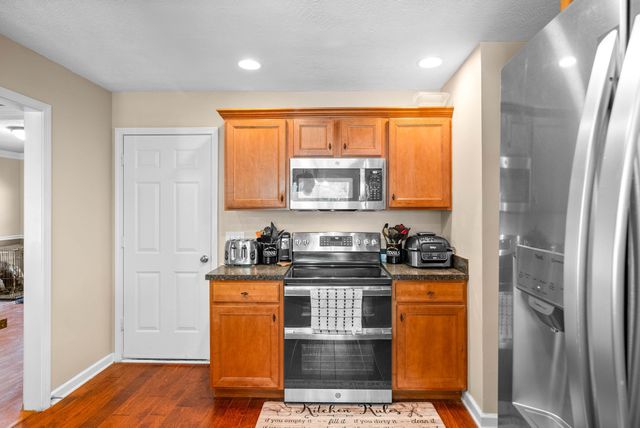 4413 Taylor Hall Ln, Adams, TN 37010