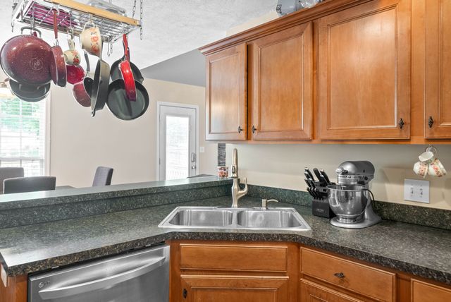 4413 Taylor Hall Ln, Adams, TN 37010
