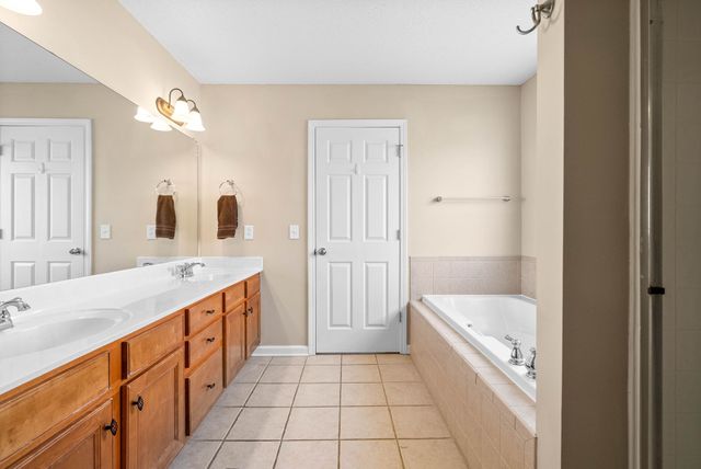 4413 Taylor Hall Ln, Adams, TN 37010