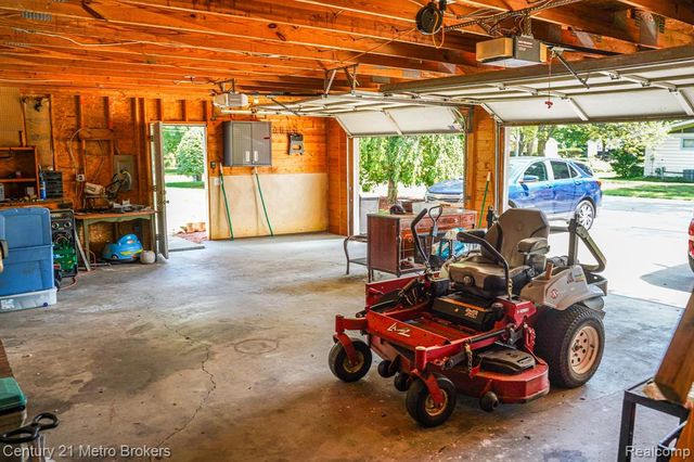 301 Field Road, Clio, MI 48420