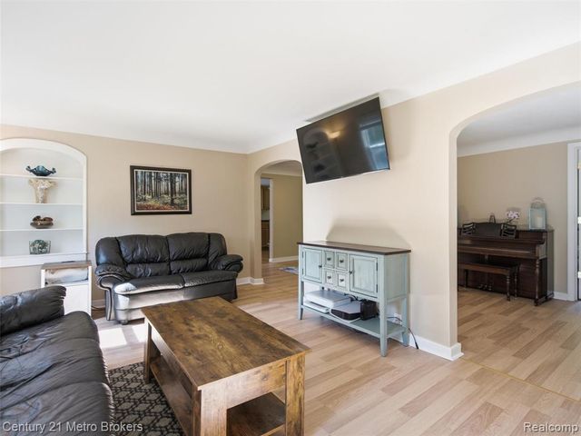 301 Field Road, Clio, MI 48420