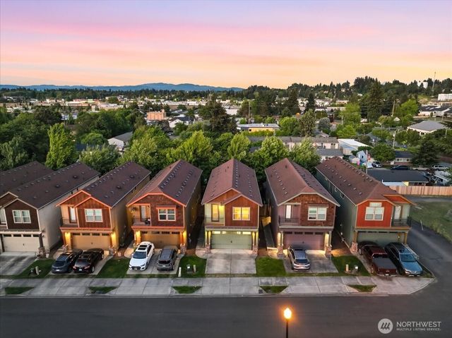 7405 NW 1st Place, Vancouver, WA 98665