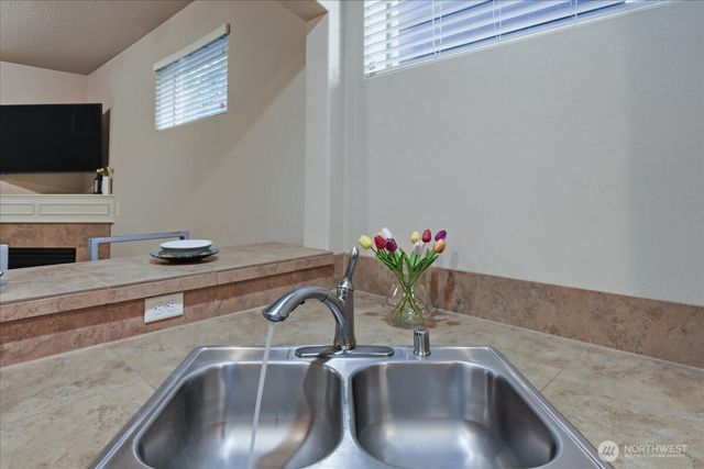 7405 NW 1st Place, Vancouver, WA 98665