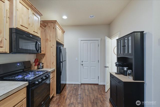 7405 NW 1st Place, Vancouver, WA 98665