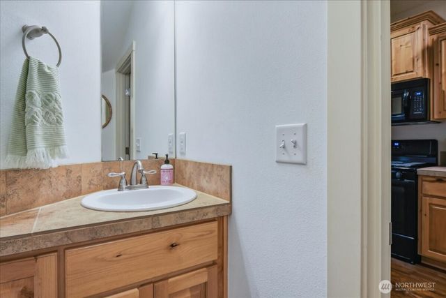 7405 NW 1st Place, Vancouver, WA 98665