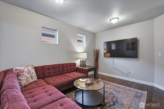 7405 NW 1st Place, Vancouver, WA 98665