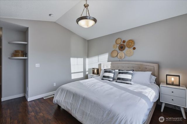 7405 NW 1st Place, Vancouver, WA 98665