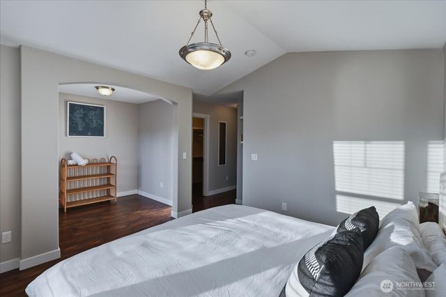 7405 NW 1st Place, Vancouver, WA 98665