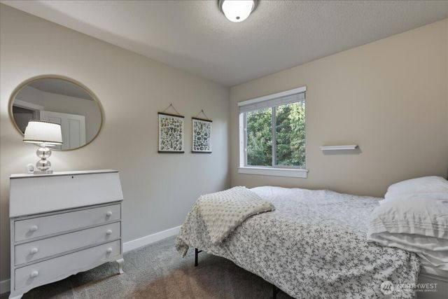 7405 NW 1st Place, Vancouver, WA 98665